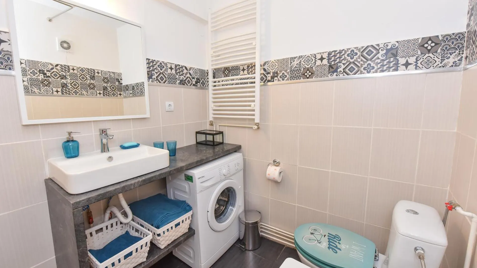 Bohemian Apartment Downtown Bucarest 0*,  Romania