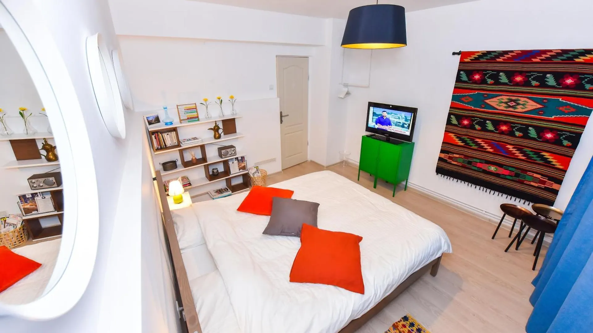 Bohemian Apartment Downtown 부쿠레슈티 0*,  루마니아